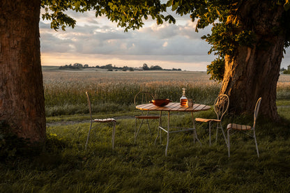 Pia Table